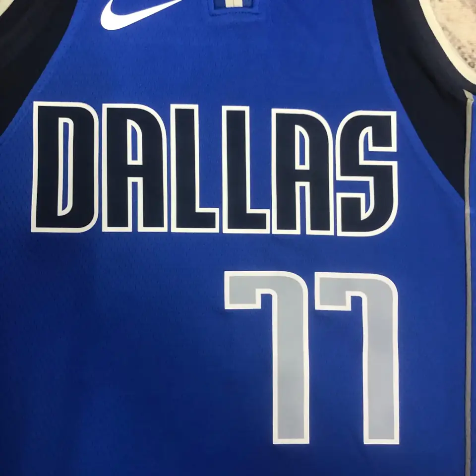 Foto 3 de Temporada 23 Mavericks azul nº 77 Doncic