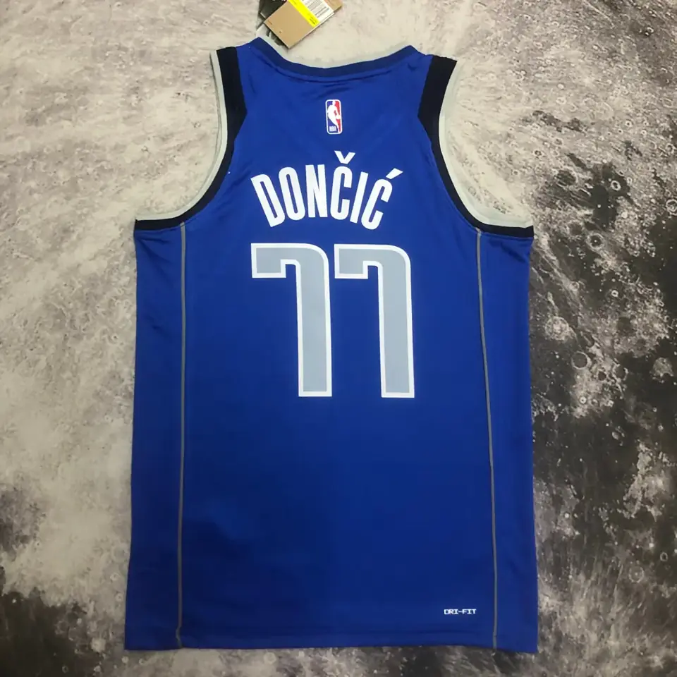 Foto 4 de Temporada 23 Mavericks azul nº 77 Doncic