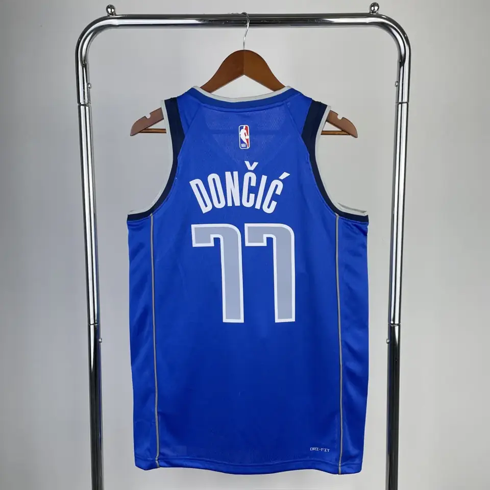Foto 6 de Temporada 23 Mavericks azul nº 77 Doncic