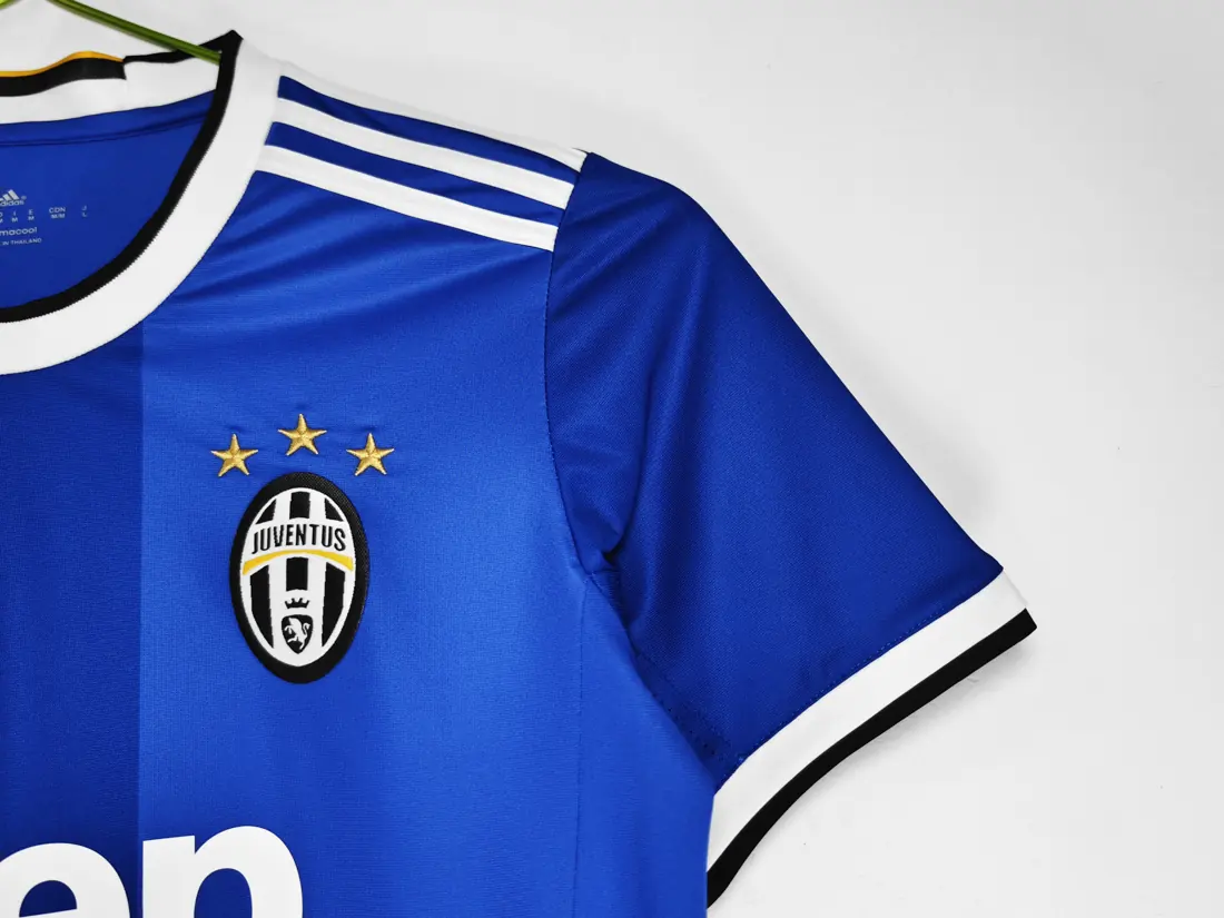 Foto 3 de Temporada 2016/17 Juventus visitante azul retro 8A