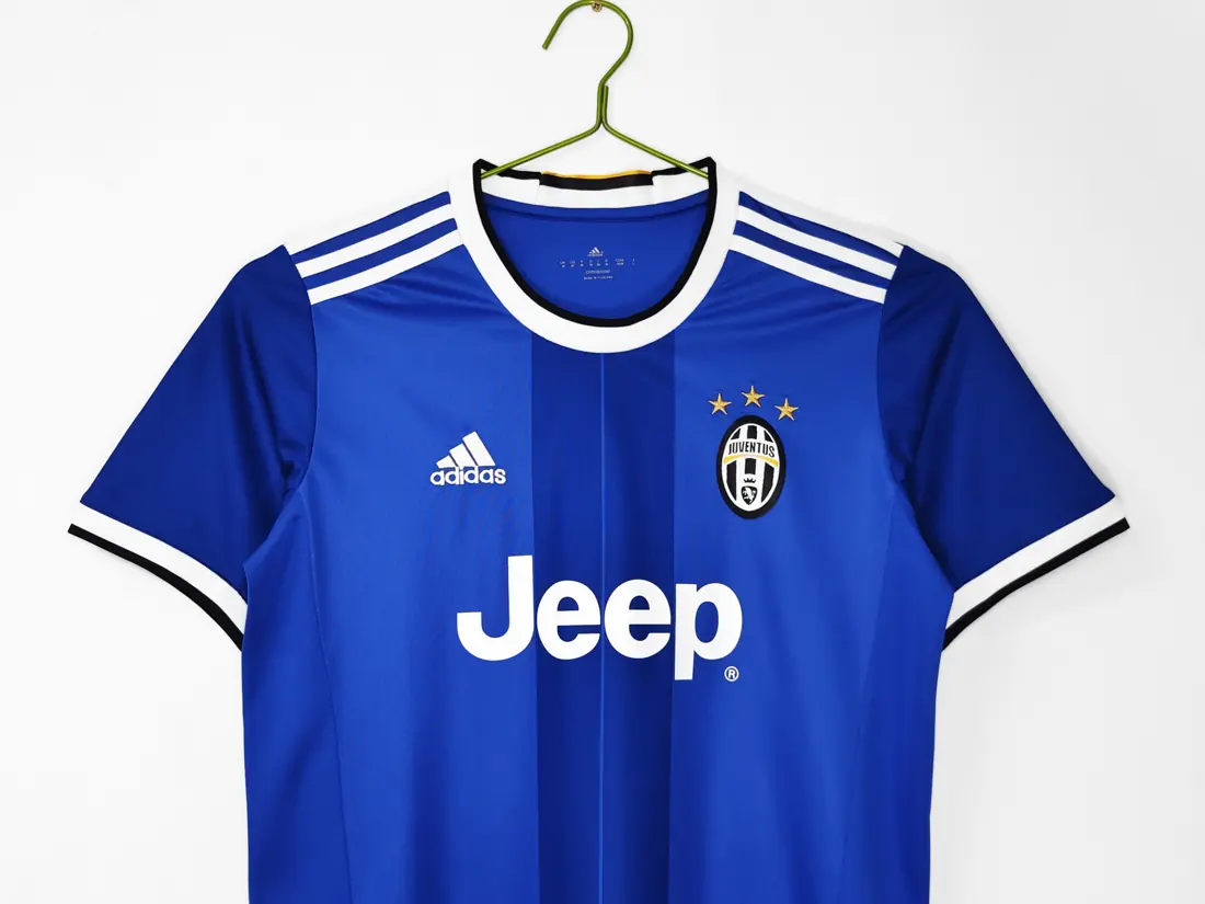 Foto 4 de Temporada 2016/17 Juventus visitante azul retro 8A