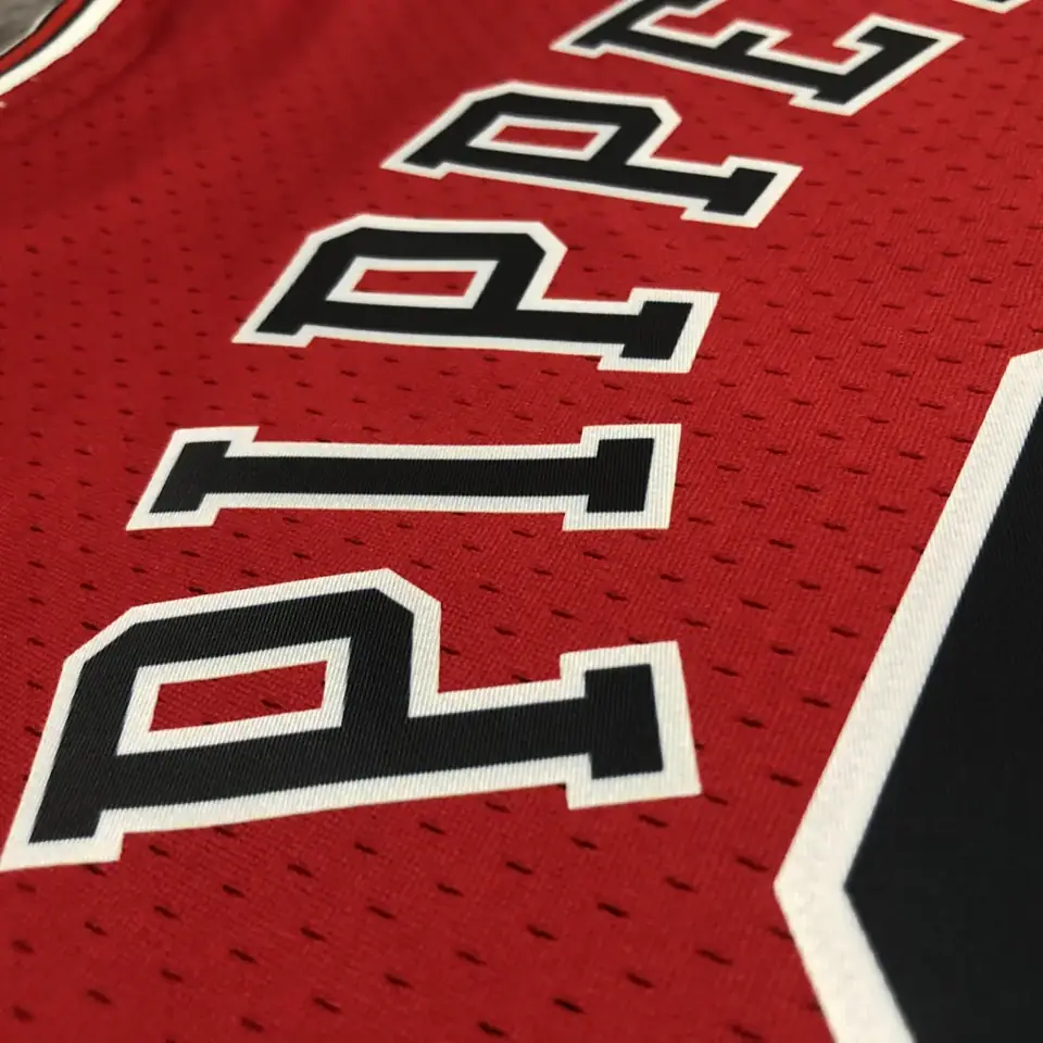 Foto 8 de MN camiseta retro termoimpresa: SW Chicago Bulls temporada 98 color rojo nº33 Pippen