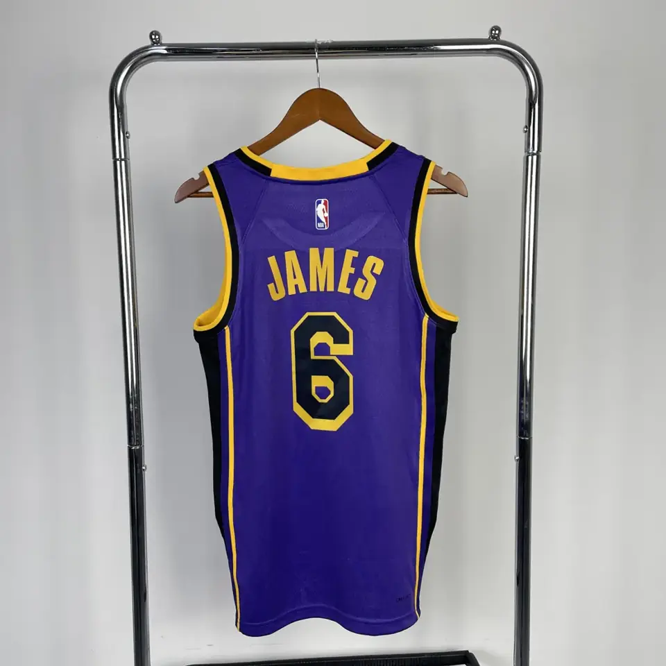 Foto 2 de Temporada 23 Lakers edición Jumpman número 6 James