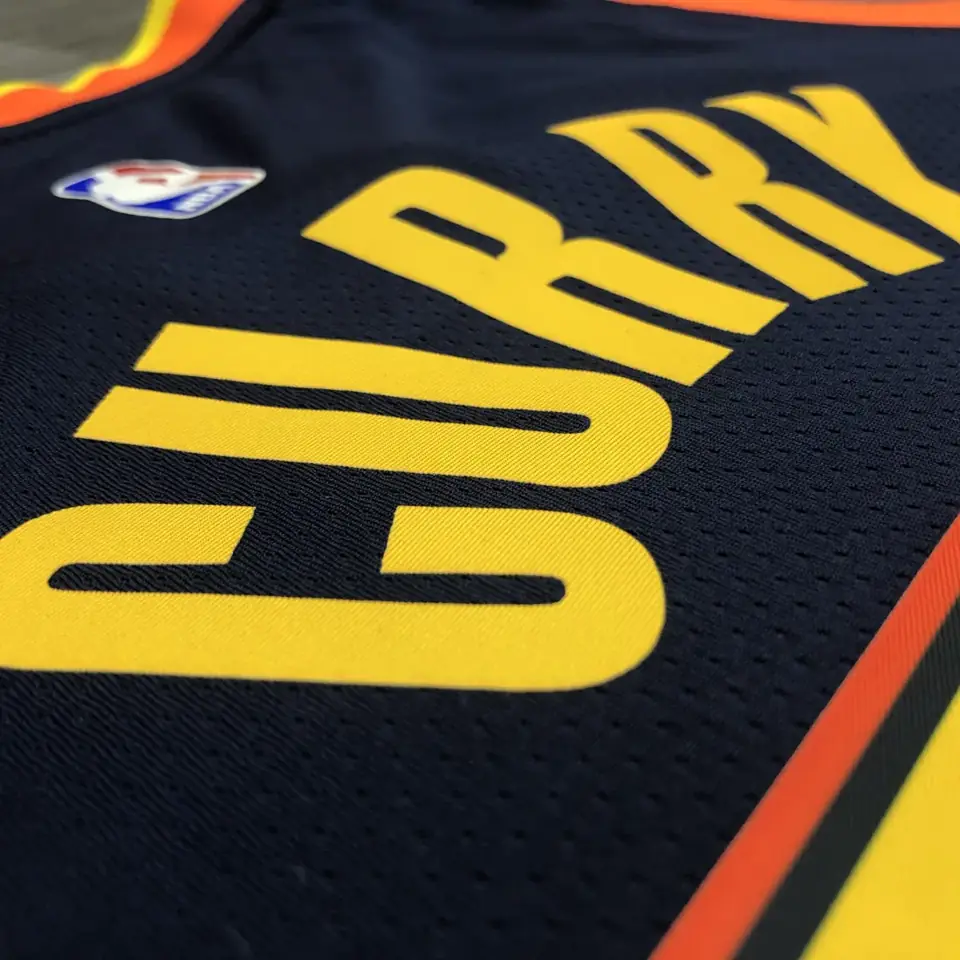 Foto 5 de Temporada 21 Warriors de Golden State edición ciudad, n.º 30 Stephen Curry