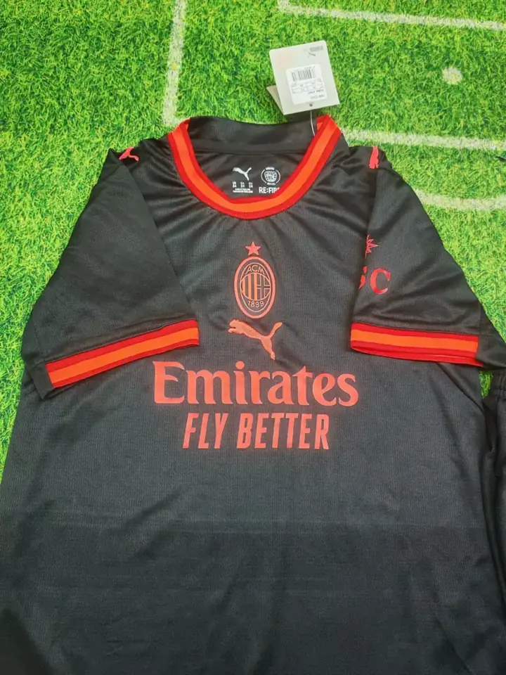 Foto 3 de 26-27 AC Milan tercera