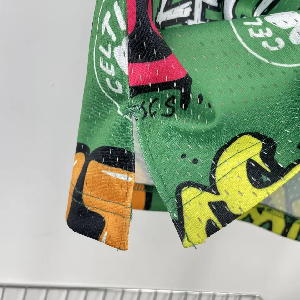 Foto 7 de Camiseta retro termoimpresa MN: SW Celtics temporada 85/86 grafiti número 33 Bird