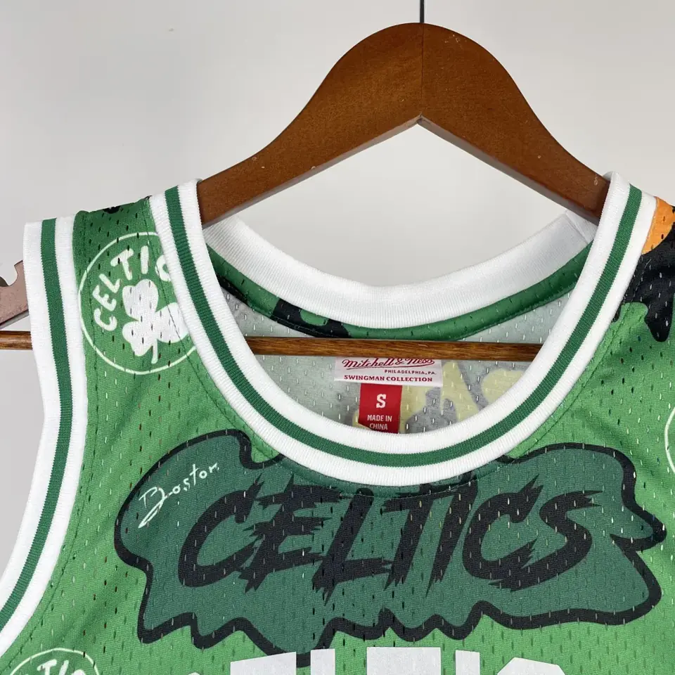 Foto 8 de Camiseta retro termoimpresa MN: SW Celtics temporada 85/86 grafiti número 33 Bird