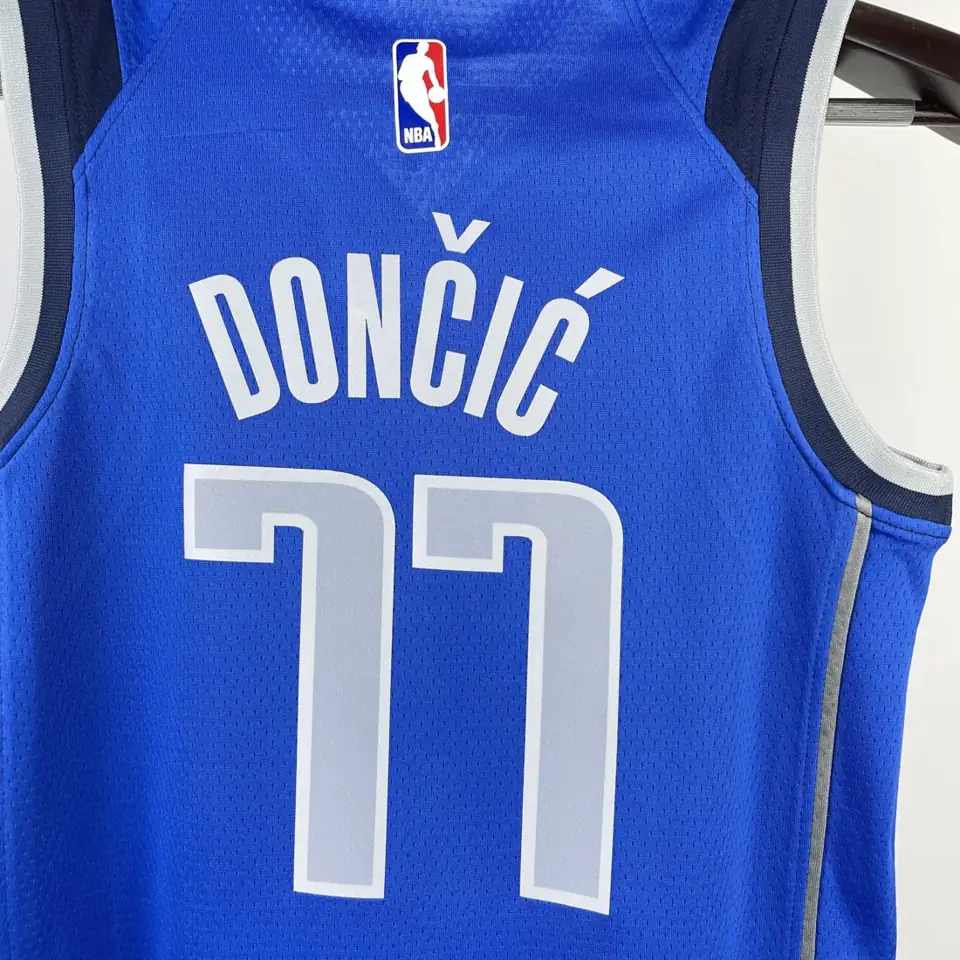 Foto 7 de Juvenil: Mavericks azul n.º 77 Doncic