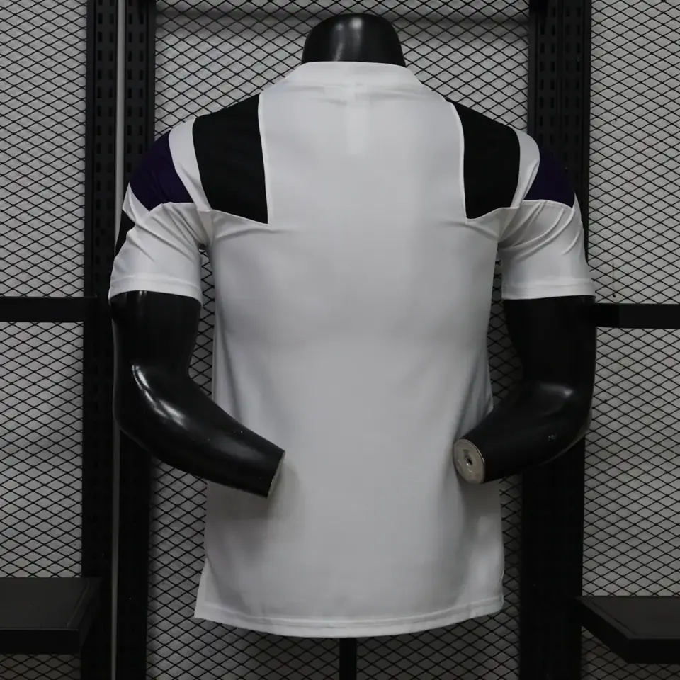 Foto 2 de Real Madrid Casual Retro 25-26 S-3XL