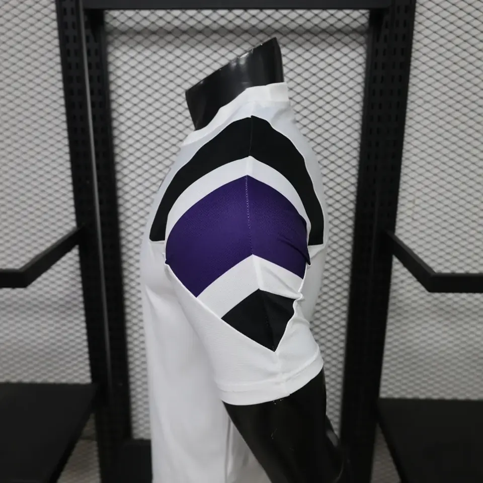 Foto 3 de Real Madrid Casual Retro 25-26 S-3XL