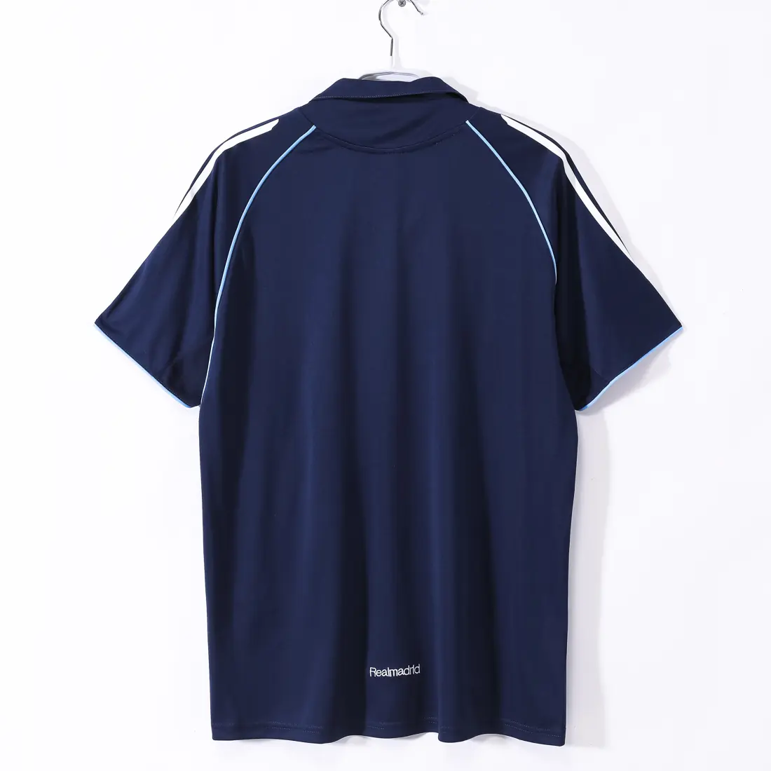 Foto 4 de Temporada 2005/06 Real Madrid visitante azul real retro 8A