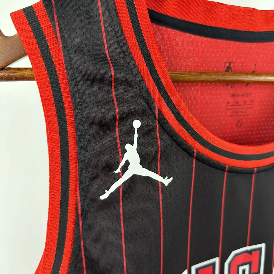 Foto 8 de Temporada 26 Chicago Bulls Edición Air Jordan limitada nº33 Pippen
