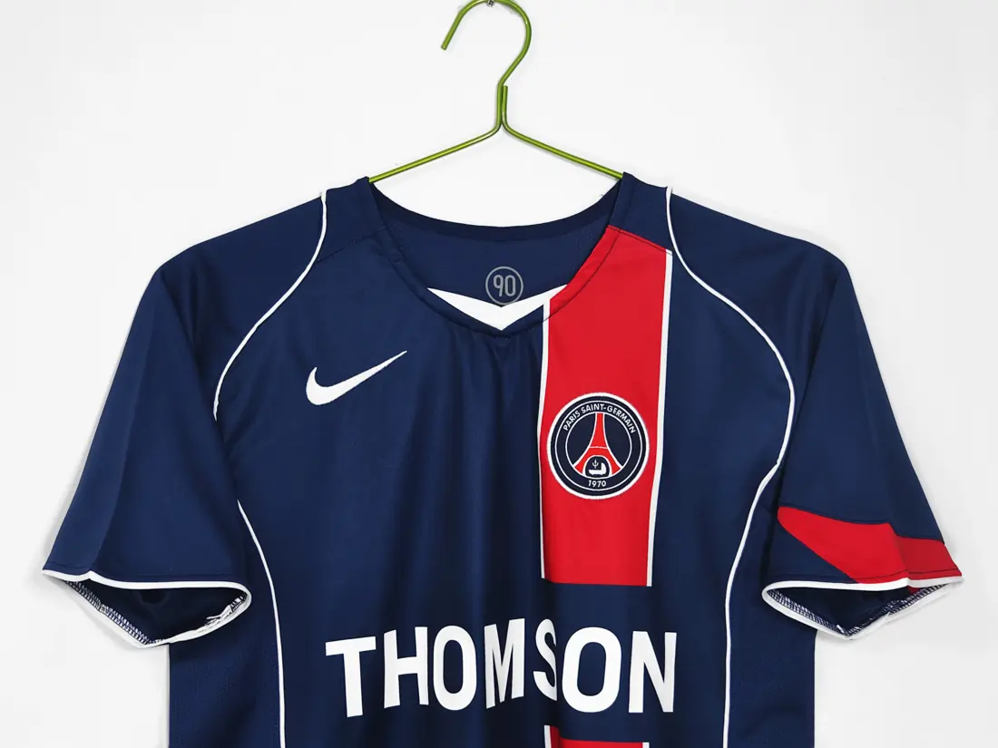 Foto 3 de Temporada 2004/05 Paris Saint-Germain local 8 A