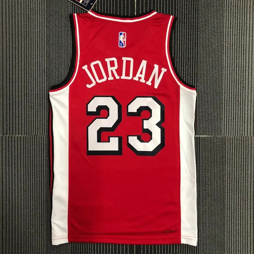 Foto 2 de Temporada 22 Bulls City Edition número 23 Jordan