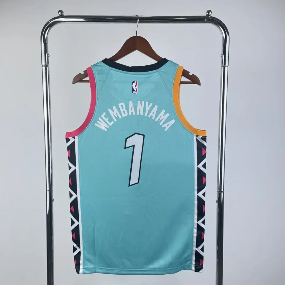 Foto 2 de Temporada 23 San Antonio Spurs edición ciudad nº1 Wembanyama