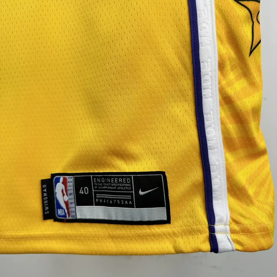 Foto 5 de Lakers estrellas #77 Doncic