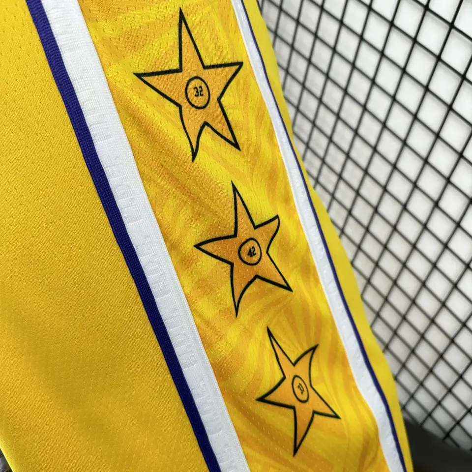 Foto 6 de Lakers estrellas #77 Doncic