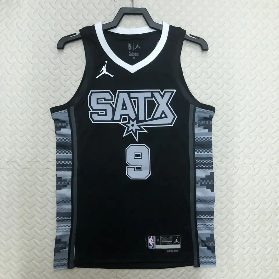 Foto 1 de Temporada 23 Spurs edición Jumpman número 9 Parker