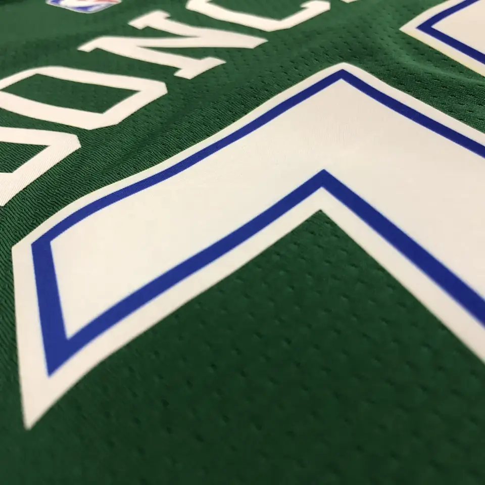 Foto 7 de Temporada 21 Dallas Mavericks retro verde nº 77 Luka Doncic