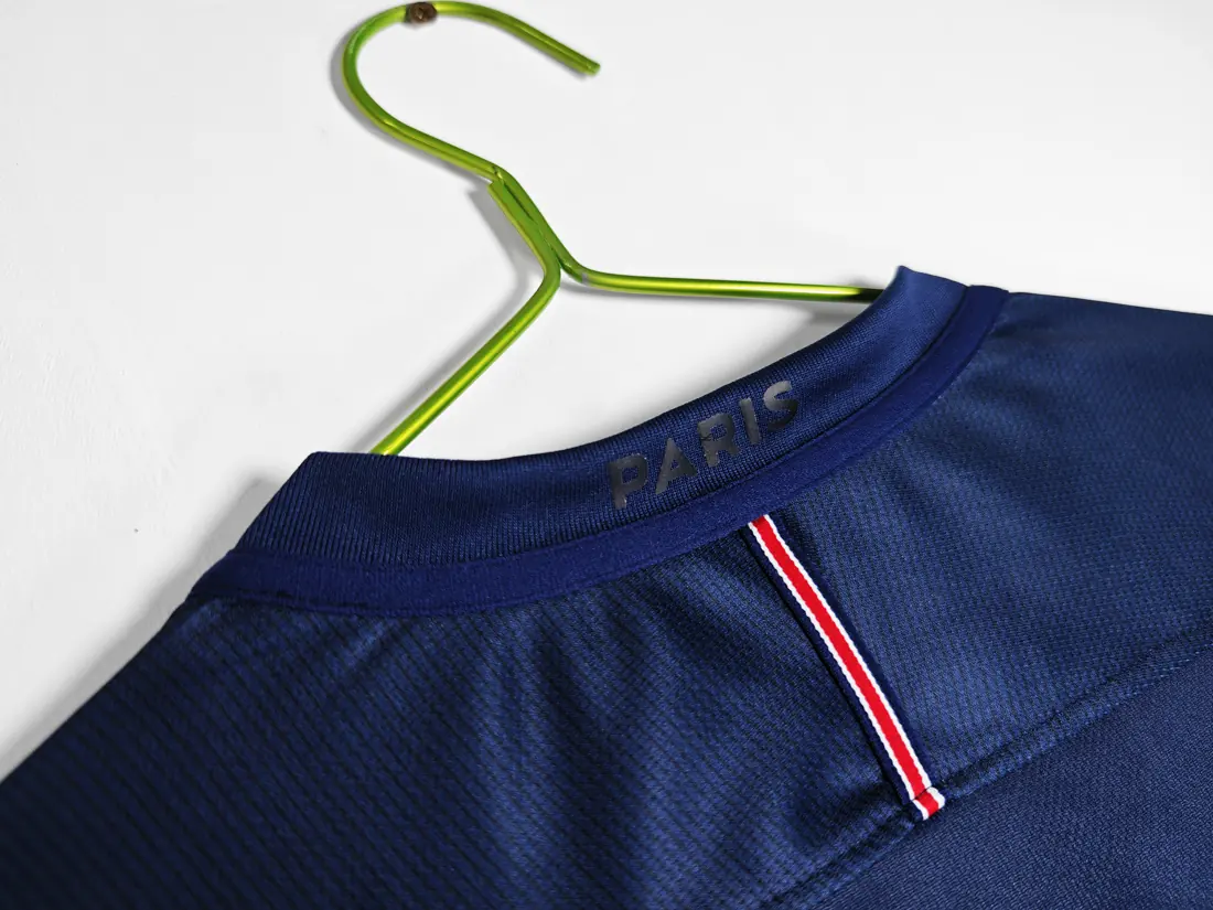 Foto 4 de Temporada 2016/17 Paris Saint-Germain local retro 8A