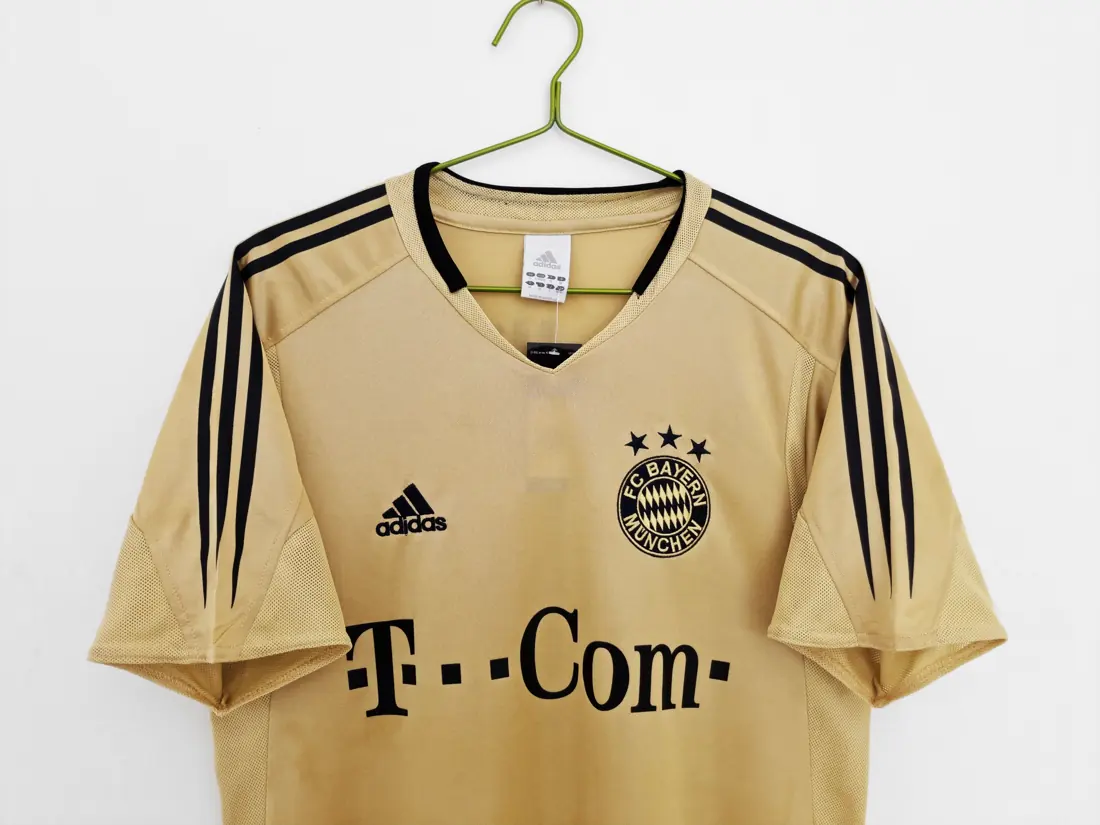 Foto 5 de Todas las tallas, temporada 2004/05 Bayern de Múnich visitante retro 8A