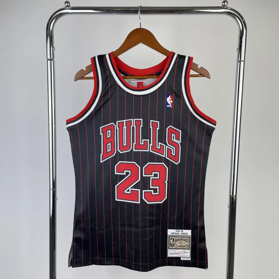 Foto 1 de MN camiseta retro termoimpresa: SW Chicago Bulls temporada 96 rayas negras nº23 Jordan