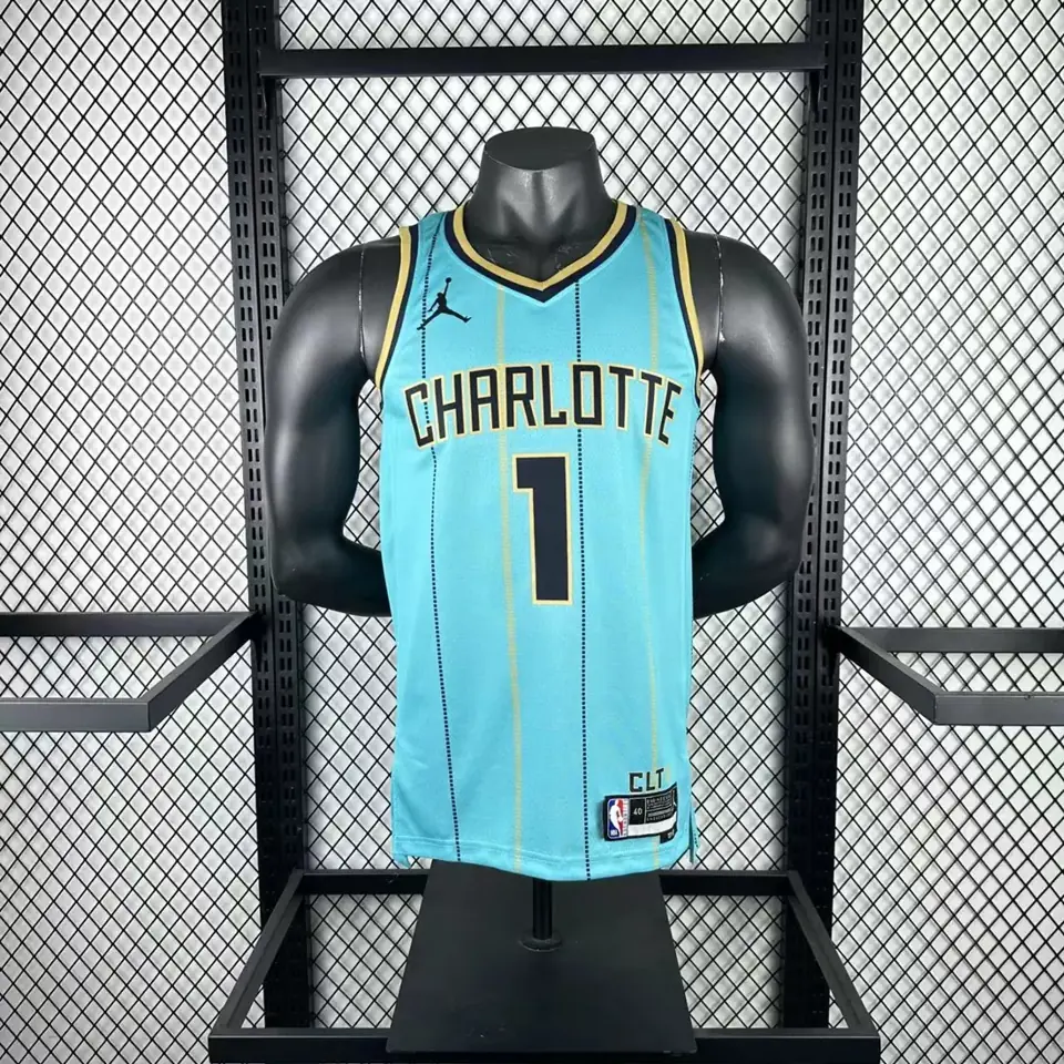 Foto 3 de Temporada 25 Hornets edición Ciudad número 1 Ball
