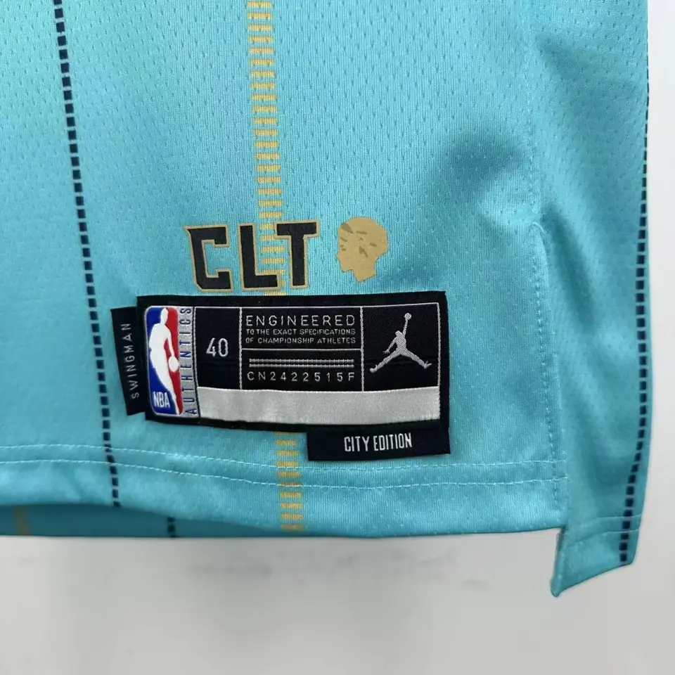 Foto 7 de Temporada 25 Hornets edición Ciudad número 1 Ball