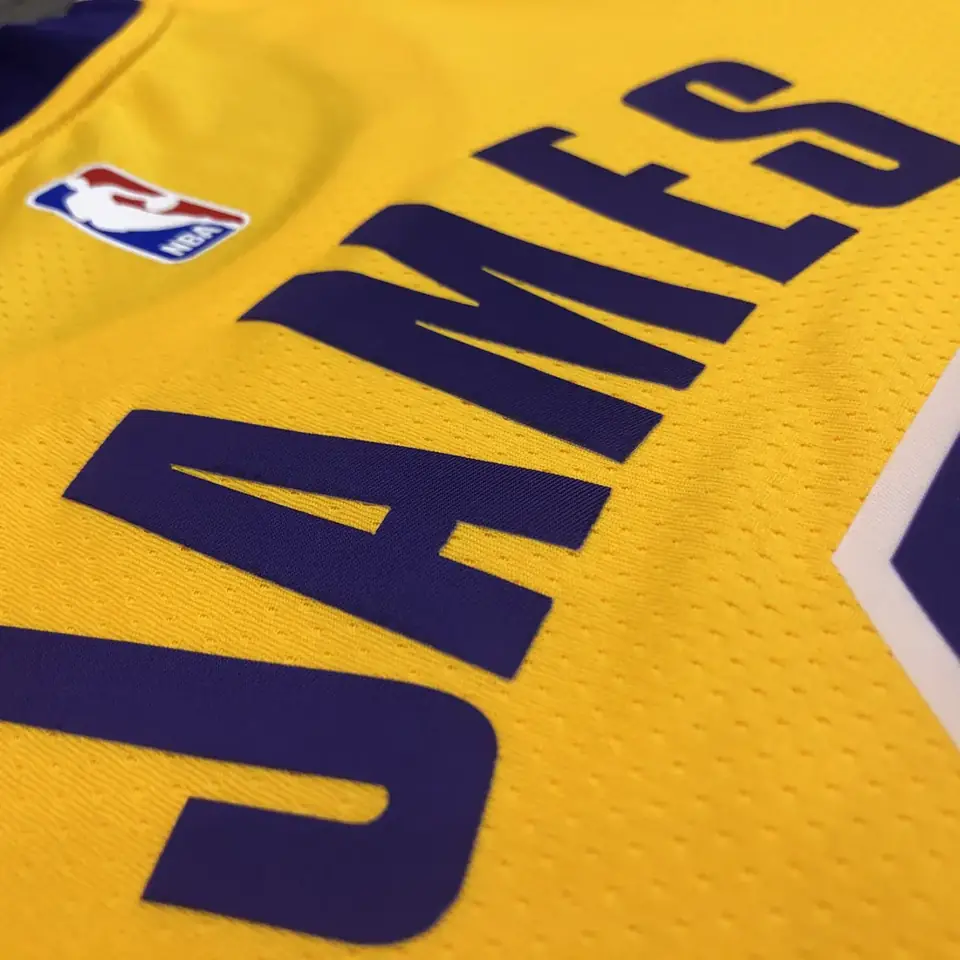 Foto 4 de Lakers de Los Ángeles amarillo cuello redondo n.º 6 LeBron James