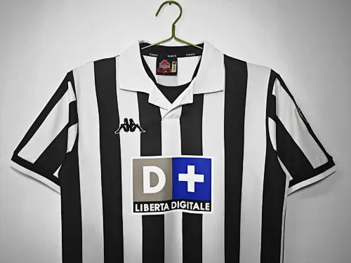 Foto 5 de Tallas SML, Temporada 1998/99 Juventus local retro camiseta 8A