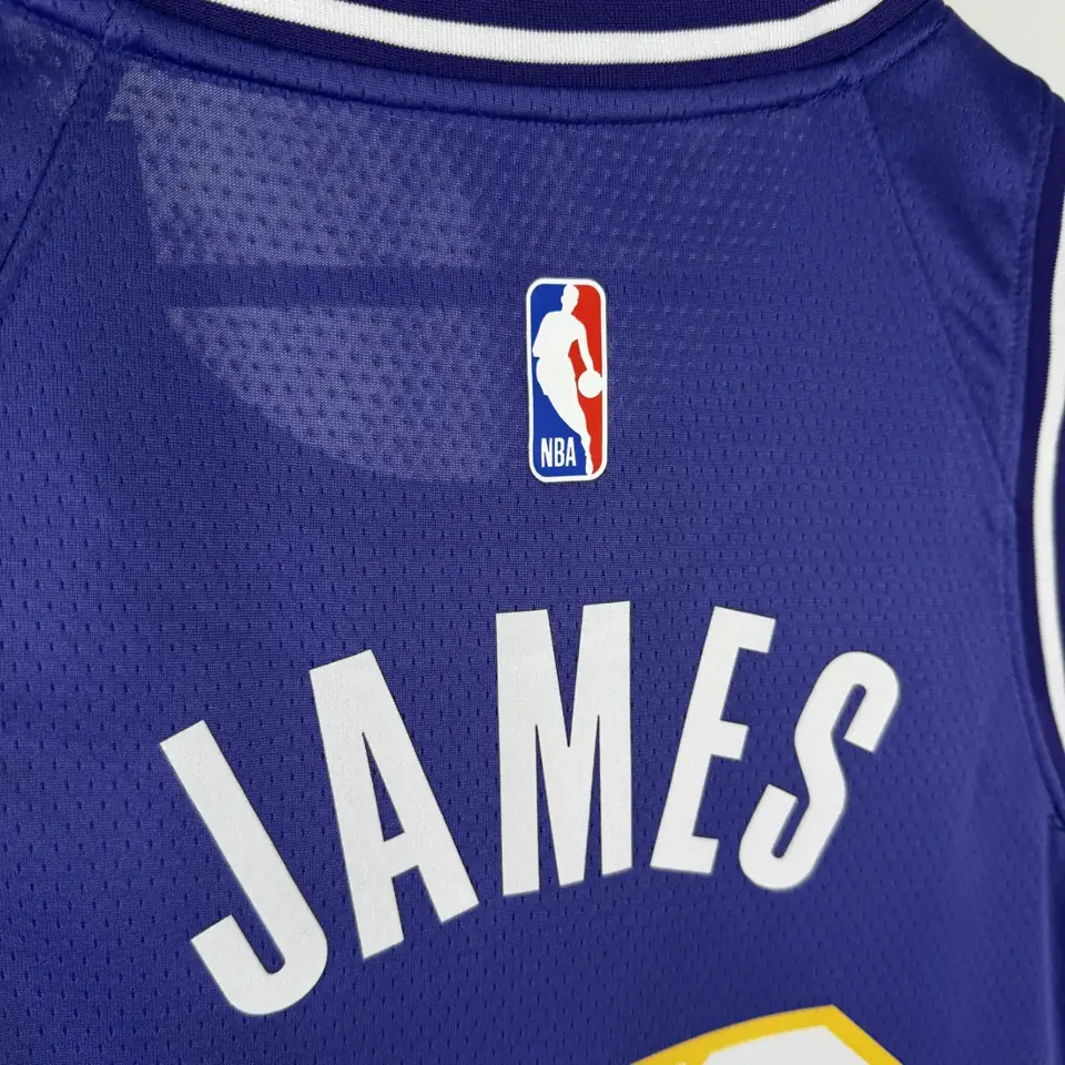 Foto 4 de Temporada 26 Lakers edición limitada Air nº 23 James