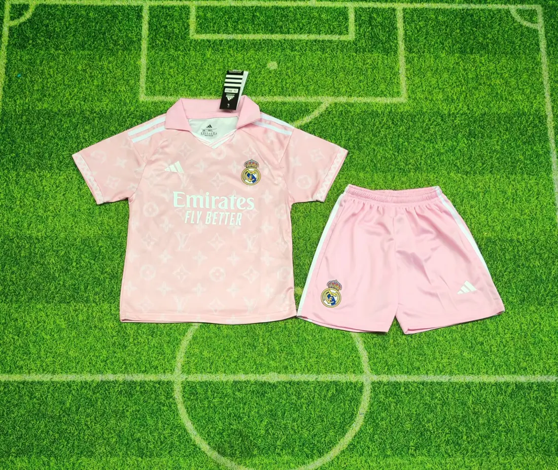 Foto 1 de 2627 Real Madrid edición especial rosa
