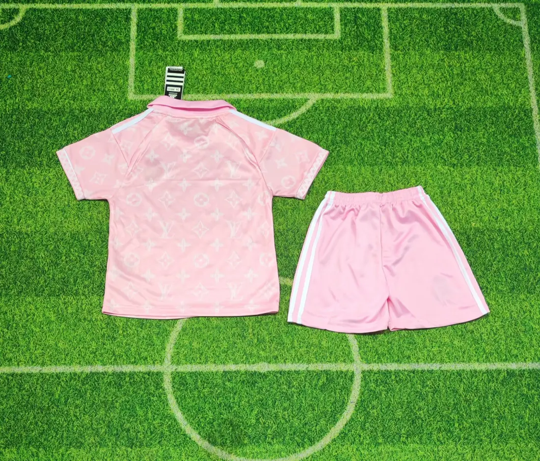 Foto 2 de 2627 Real Madrid edición especial rosa