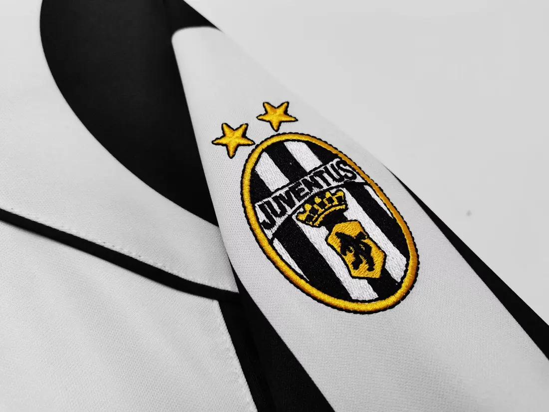 Foto 4 de Manga larga: temporada 1997/98 Juventus local retro 3B