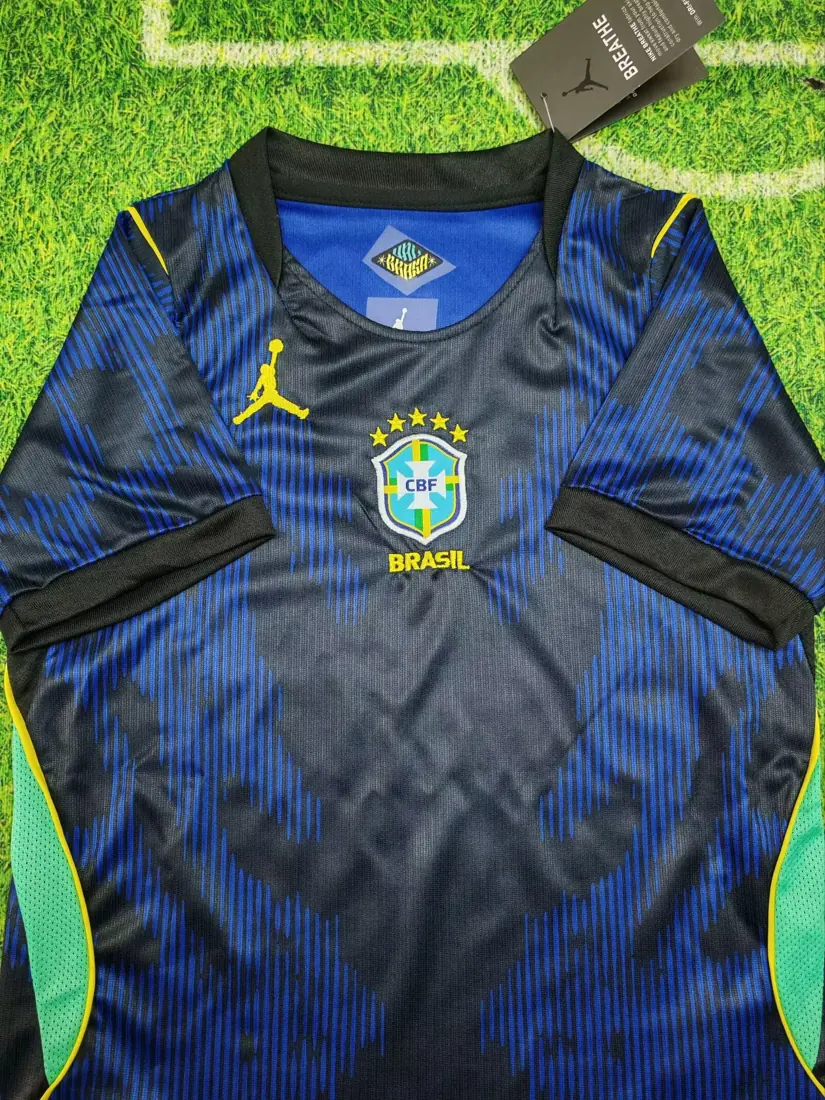 Foto 2 de 26-27 Brasil visitante conjunto infantil