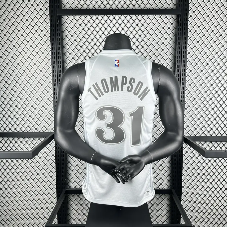 Foto 2 de Temporada 25 Dallas Mavericks Edición City número 31 Thompson