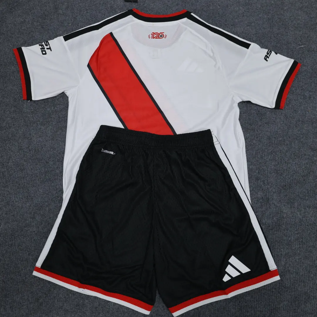Foto 2 de Versión jugador 26-27 River Plate conjunto local S-2XL