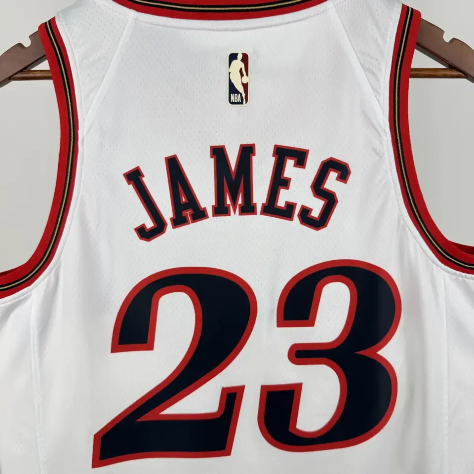 Foto 2 de Temporada 26 76ers retro blanco número 23 James