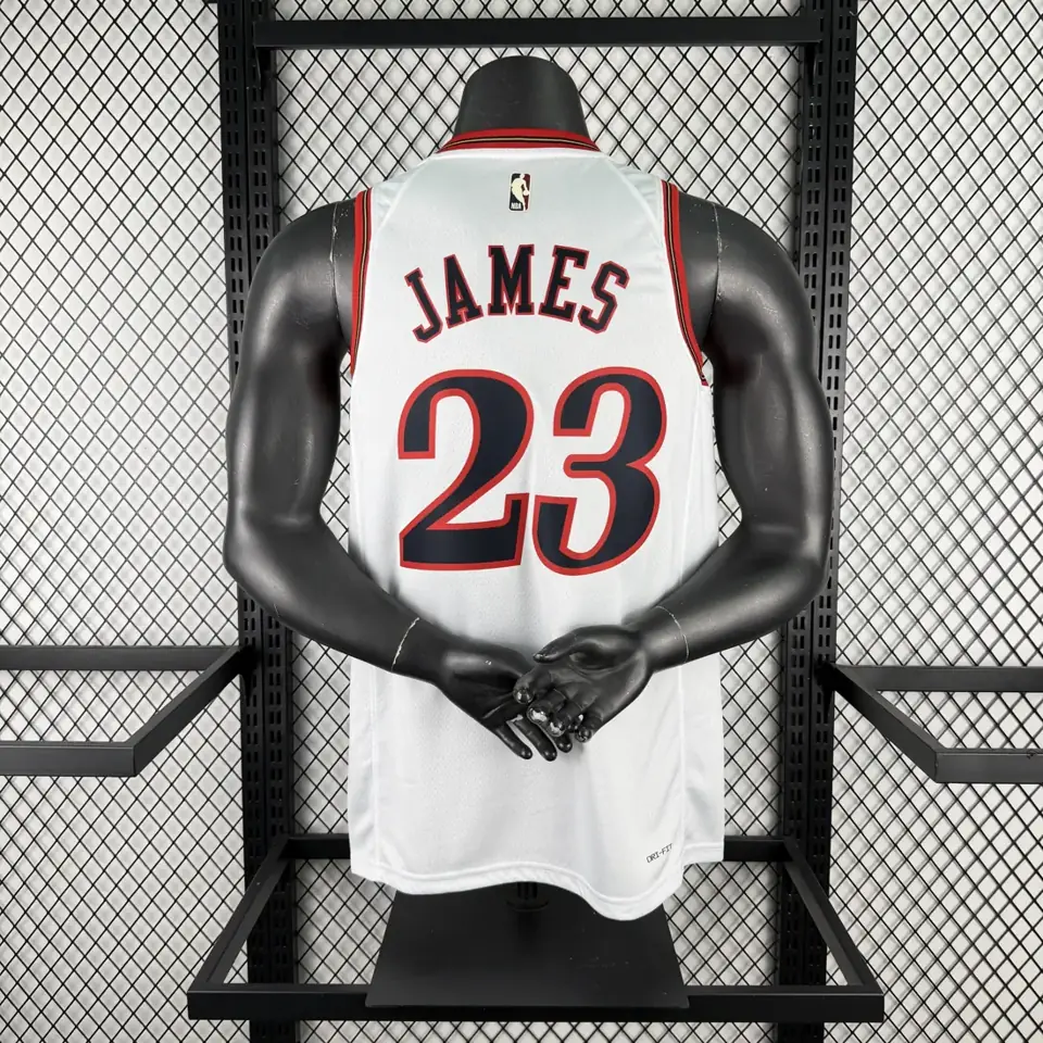 Foto 7 de Temporada 26 76ers retro blanco número 23 James