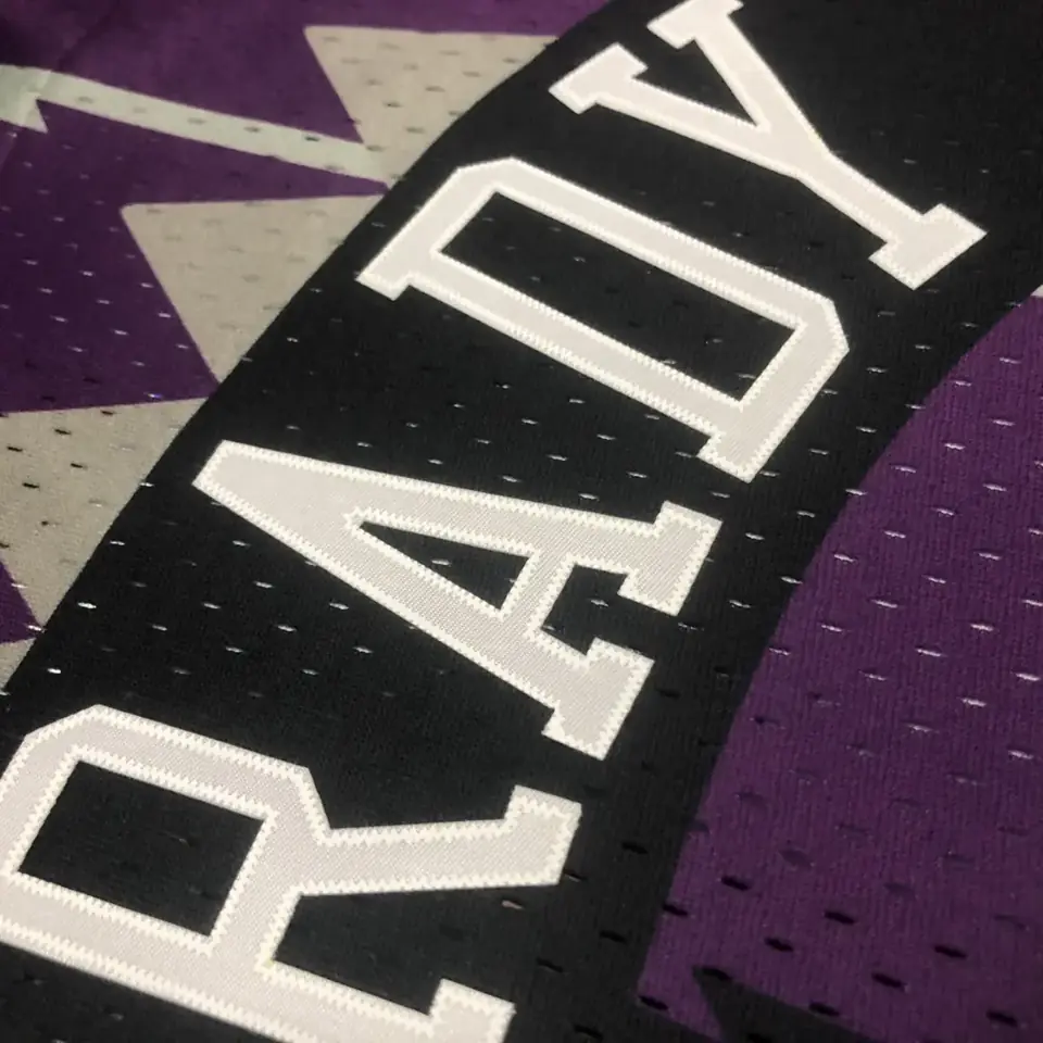Foto 4 de Camiseta retro MN termoimpresa: SW Toronto Raptors temporada 99 morado nº 1 McGrady